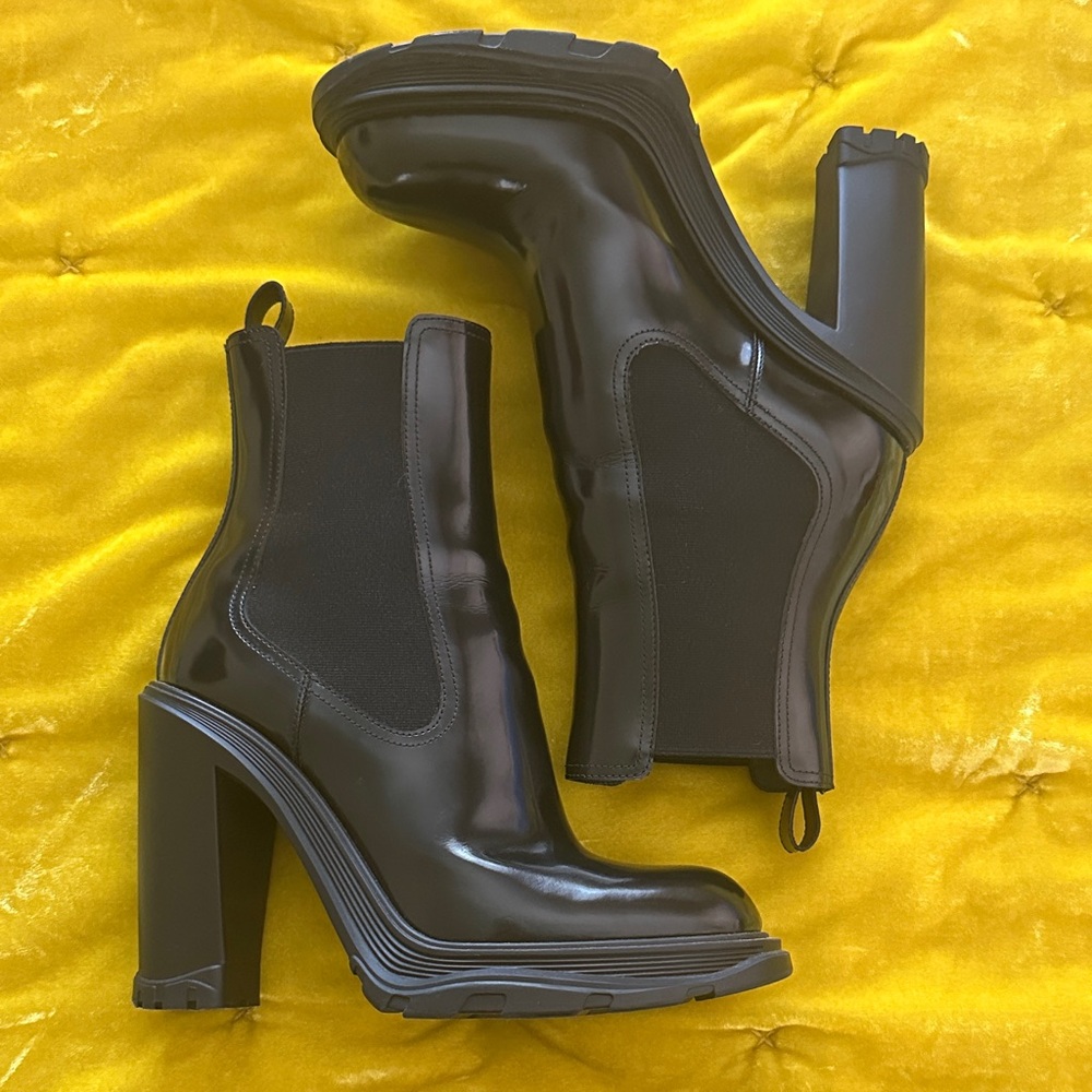 Alexander McQueen Tread Heeled Boots